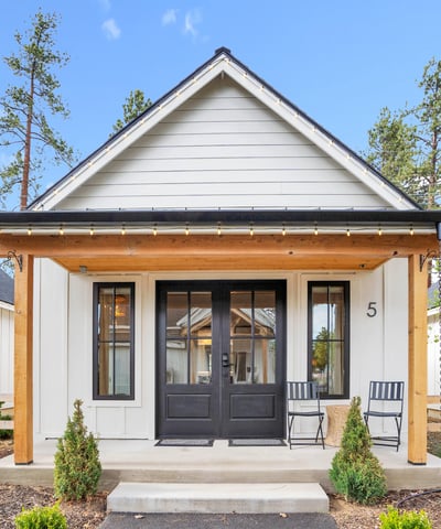 560 E Main Avenue, Sisters, OR