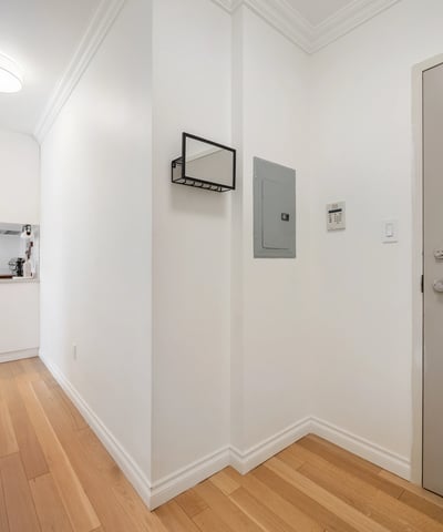 2495 Dundas St W #305, Toronto, ON