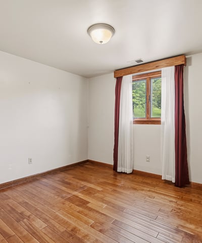 650 Phillis Road, Burgettstown, PA