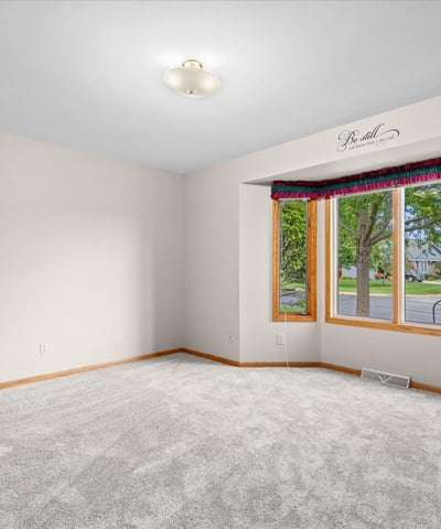 1222 Hidden Fields Dr, West Bend, WI