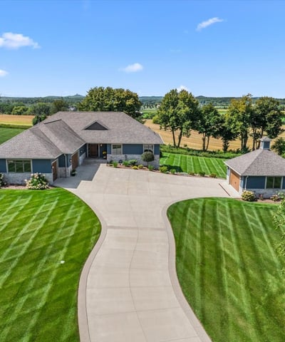 2177 Elsies Dr, Richfield, WI