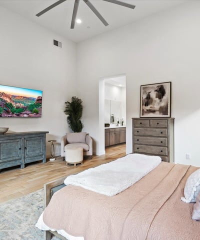 Bright guest bedroom with modern finishes and versatile layout. Ideal for guests, a home office, or additional living space in Scottsdale.