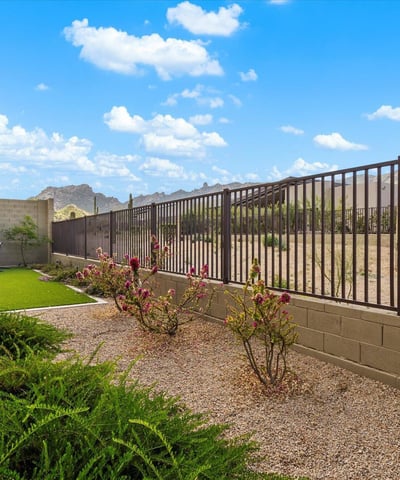 Expansive mountain views showcasing the beauty of the surrounding landscape. A sought-after feature for Scottsdale buyers.