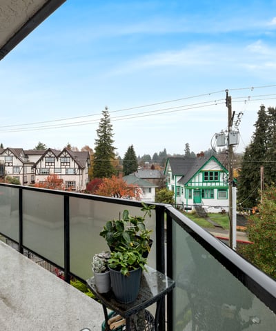 Enjoy expansive views from this spacious balcony, perfect for outdoor relaxation and entertaining.