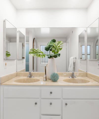 2505 E OshKosh Avenue, Anaheim, CA