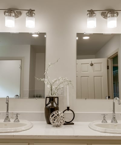 9025 NW Ash St., Portland, OR