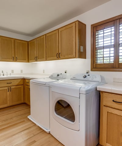 9025 NW Ash St., Portland, OR