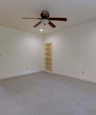 9025 NW Ash St., Portland, OR