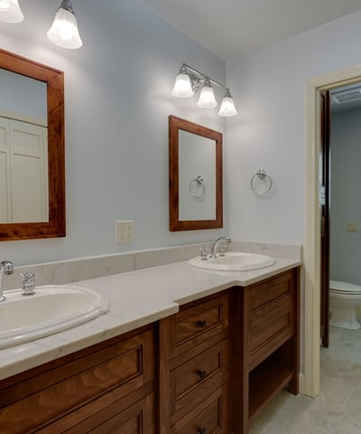 9025 NW Ash St., Portland, OR