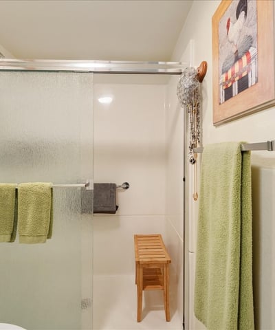 15930 SW Greens Way, Portland, OR