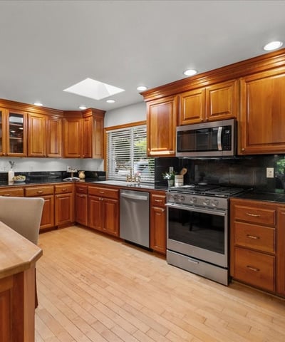 9150 SW Salmon St, Portland, OR