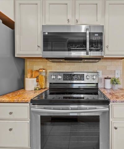 15920 SW Greens Way, Tigard, OR