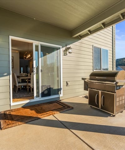 13920 S Lucia Lane, Mulino, OR