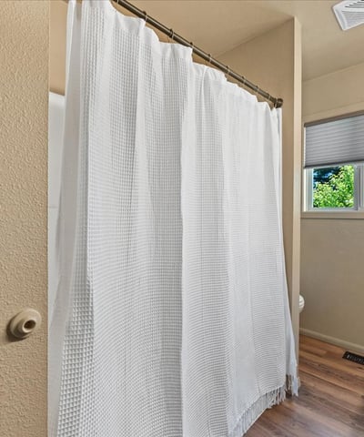 10100 SE Walnut Drive, Happy Valley, OR
