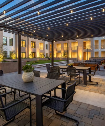 Court Yard -Dining Area