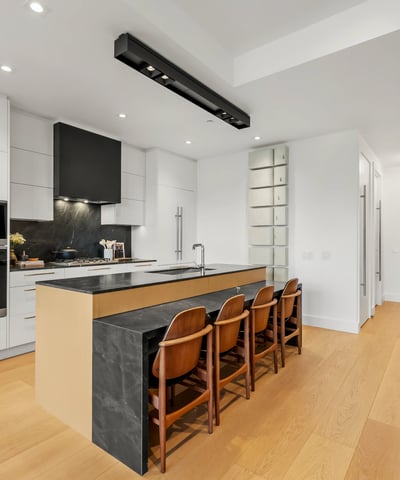 1 strathgowan avenue, Suite 710, Toronto, ON