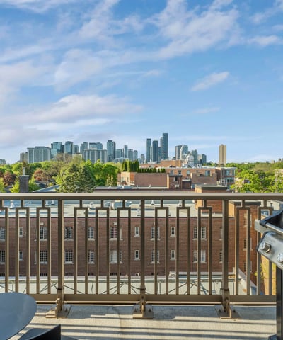 1 strathgowan avenue, Suite 710, Toronto, ON