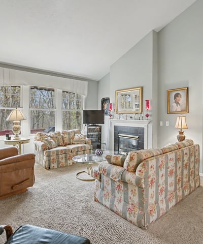 7151 Steeplechase Way, 41, Lansing, MI