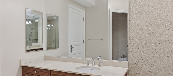 215-7071 Bayview Ave, Thornhill, ON