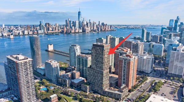 Stunning waterfront property with expansive city views, featuring modern amenities and convenient access to urban attractions.
