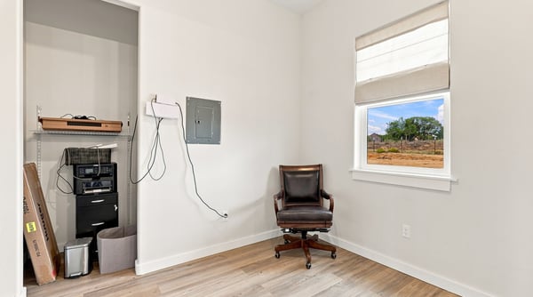 8 South Horton Road, Edgewood, NM