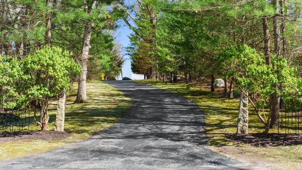 39 Chippechaug Trail, Mystic, CT