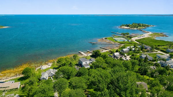 39 Chippechaug Trail, Mystic, CT
