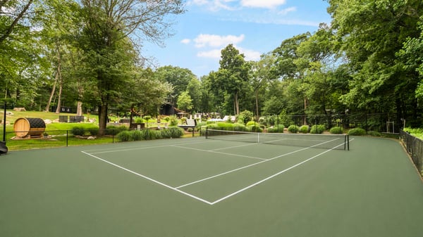 17 Pine Ridge Road, Woodbridge, CT