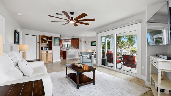 610 Island Way, 201, Clearwater Beach, FL