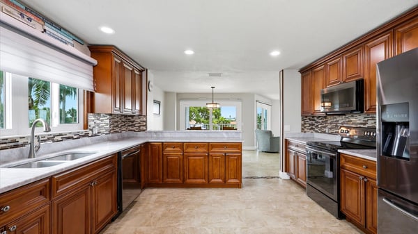 610 Island Way, 201, Clearwater Beach, FL