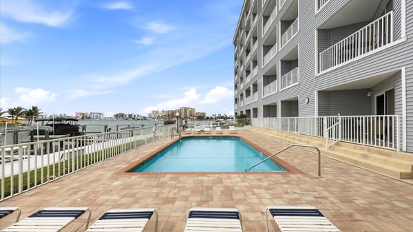 610 Island Way, 201, Clearwater Beach, FL