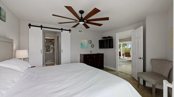 610 Island Way, 201, Clearwater Beach, FL