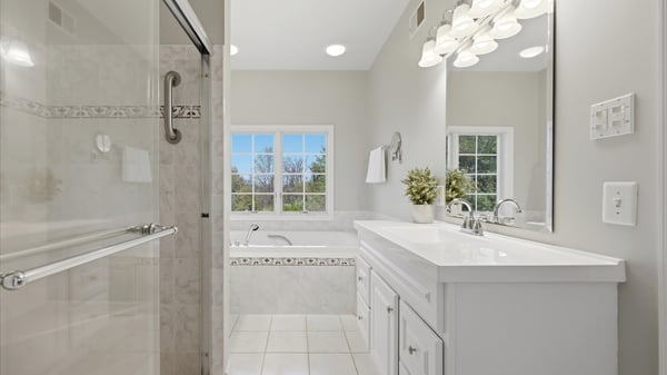 Updated Primary En Suite Bath on First Floor Main Level
