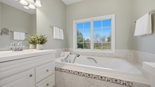 Updated Primary En Suite Bath on First Floor Main Level