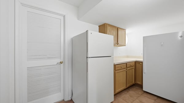 Lower Level Basement Wet Bar / Kitchen Use