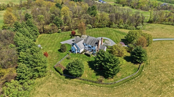 Large Fenced Rear Yard