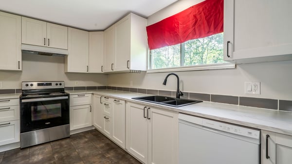 15 Ernest Avenue, Beaver Bank, NS