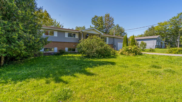 15 Ernest Avenue, Beaver Bank, NS