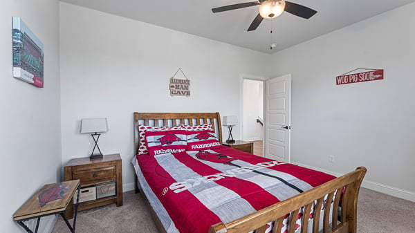 2823 N Whistle Post Dr, Fayetteville, AR