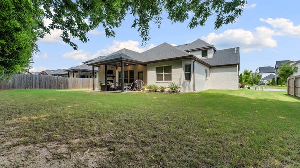 2823 N Whistle Post Dr, Fayetteville, AR