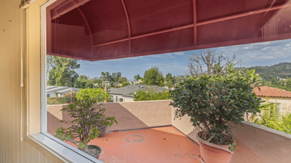 2132 Alcyona Dr, Los Angeles, CA