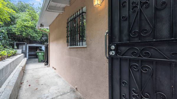 2132 Alcyona Dr, Los Angeles, CA