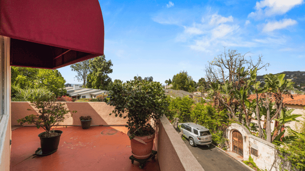 2132 Alcyona Dr, Los Angeles, CA
