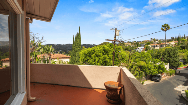 2132 Alcyona Dr, Los Angeles, CA