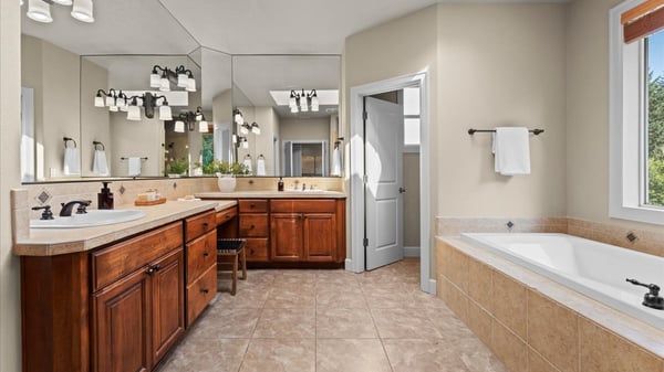 20685 S MONPANO OVERLOOK DR, Oregon City, OR