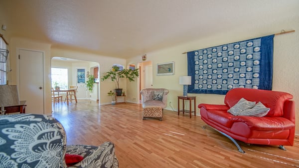 1052 W 10th Ave, Eugene, OR