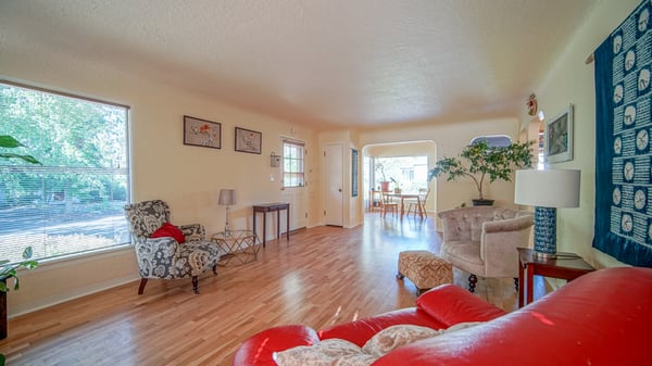 1052 W 10th Ave, Eugene, OR