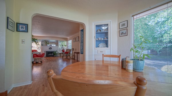 1052 W 10th Ave, Eugene, OR