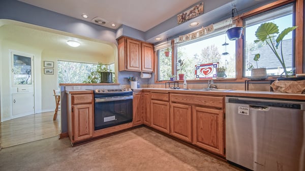 1052 W 10th Ave, Eugene, OR