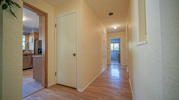 1052 W 10th Ave, Eugene, OR